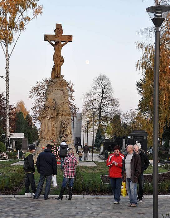 Dušičky na prostějovském hřbitově