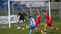 Fotbalisté Prostějova (v bílo-modrém) prohráli s Líšní 0:1.