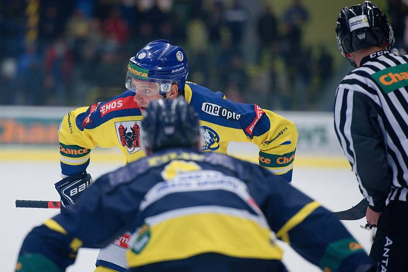 Hokejisté Přerova (ve žlutém) doma porazili Ústí nad Labem 5:2.