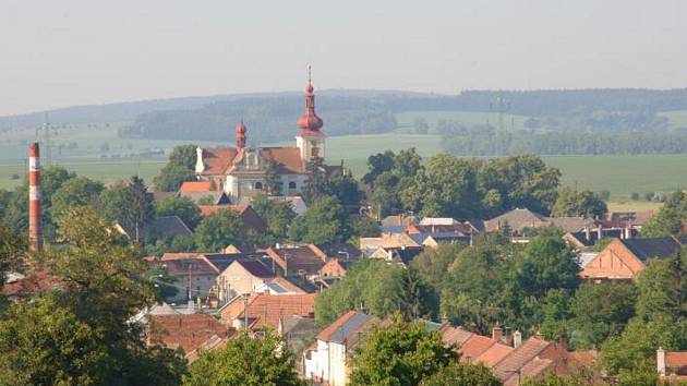 Tištín získal oranžovou stuhu v soutěži Vesnice roku Olomouckého kraje 2009 za spolupráci obce a zemědělského subjektu