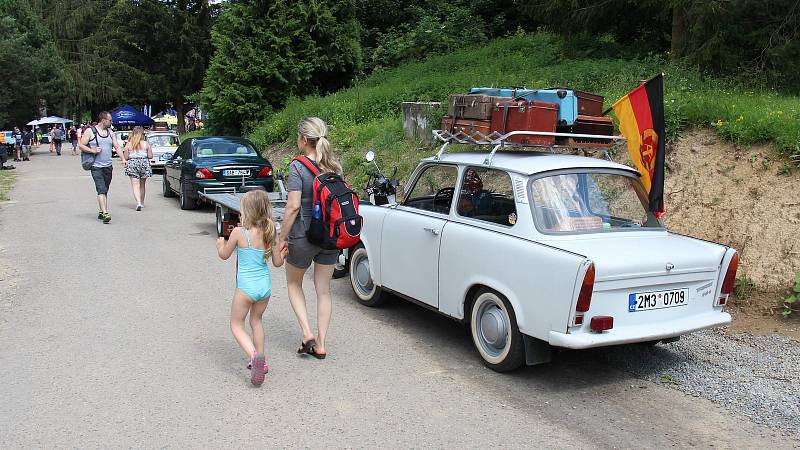 Trabant sraz 2020 u Podhradského rybníka v Plumlově