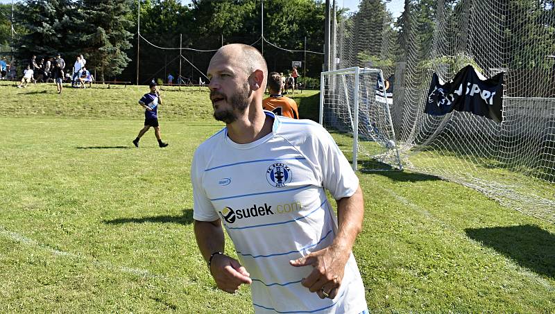 Těžce nemocnou Lexinku přijeli do Skalky podpořit fotbalisté i hokejisté. 25.6. 2022