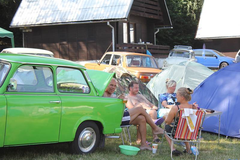 Trabant sraz Morava v kempu Žralok na Plumlově 2019