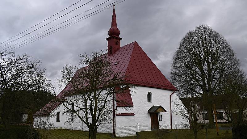 Stínava je malou obcí u hlavní silnice 150 směrem na Protivanov.