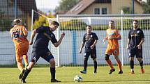 Fotbalisté Vrahovic (v černém) porazili Výšovice 3:2.