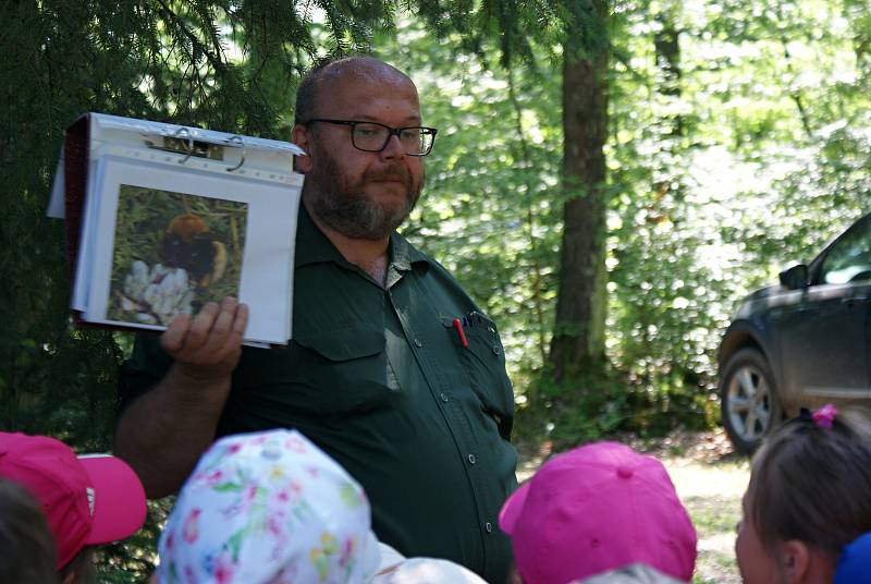 Den dětí s vojenskými lesy v lokalitě Osina v Krumsíně - 4. 6. 2019