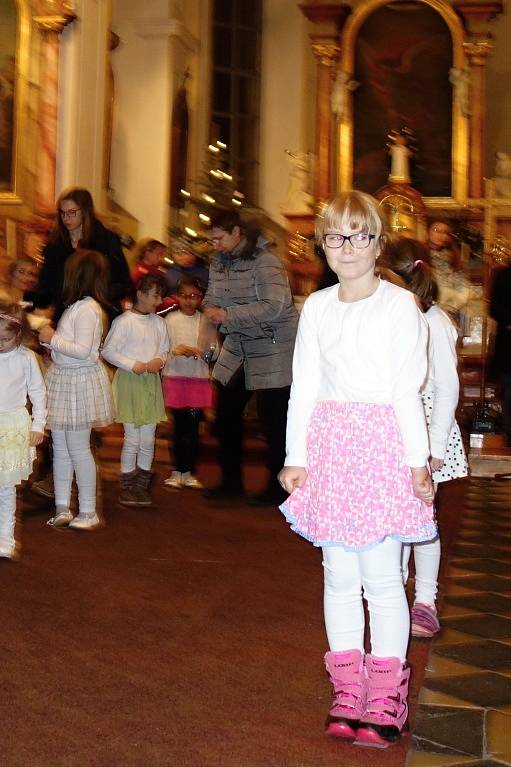 Dětská besídka v kostele sv. Michaela ve Vrchoslavicích