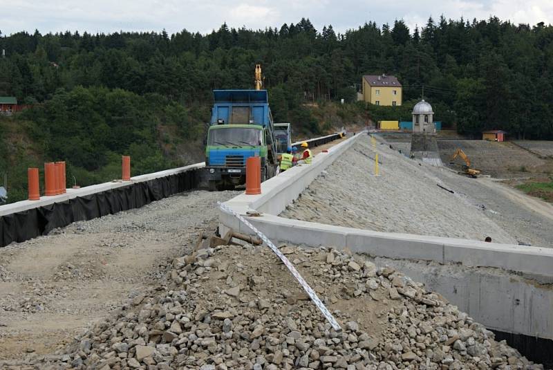 Rekonstrukce hráze plumlovské přehrady - srpen 2013