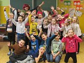 Den s bláznivými účesy si užily v kaplické základní škole Fantova žáci i učitelé. na snímku třída II.C.
