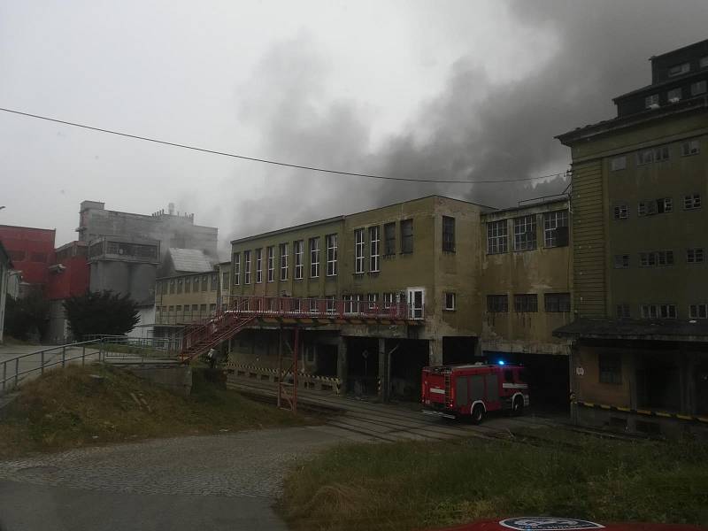 Požár papírenského stroje ve Větřní 11. listopadu 2019.