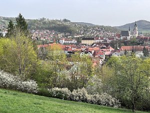 V Českém Krumlově 9. dubna meteorologové naměřili rekordně vysokou teplotu 28,6 °C. Jde o nejvyšší teplotu v Česku pro tento den v historii měření