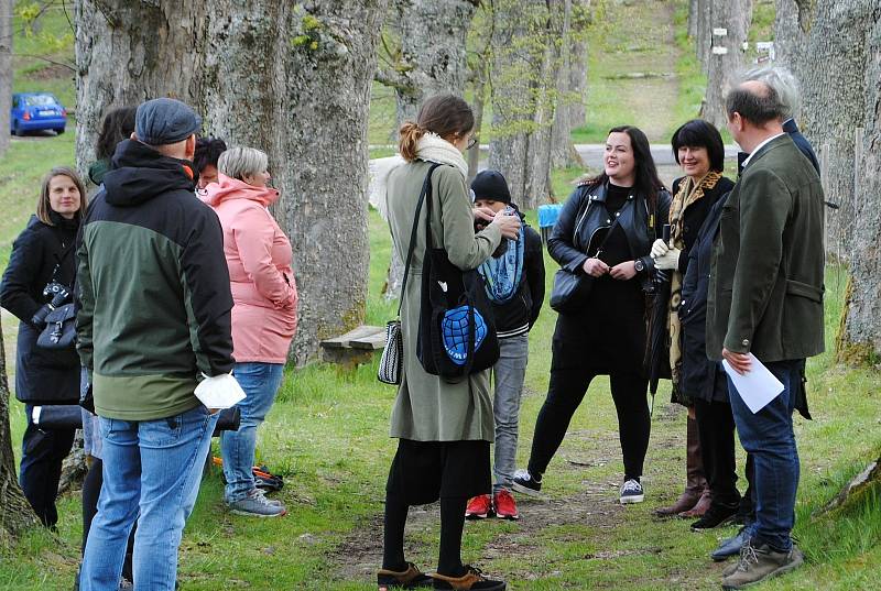 Nejvýše položené město v jižních Čechách slaví 100 let od chvíle, kdy v roce 1921 dostalo svůj český název Horní Planá (něm. Oberplan). Při té příležitosti odhalilo dvě nové památeční lavičky z dubového dřeva.