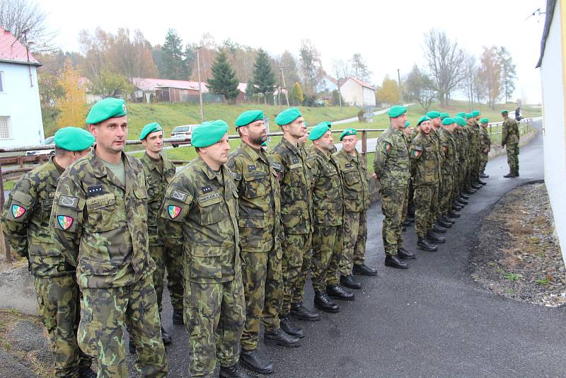 V Polné na Šumavě volilo několik stovek vojáků.