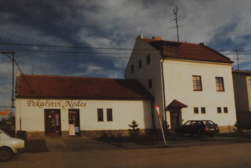 Český Krumlov v roce 1994. Pekárna Nodes v Domoradicích.
