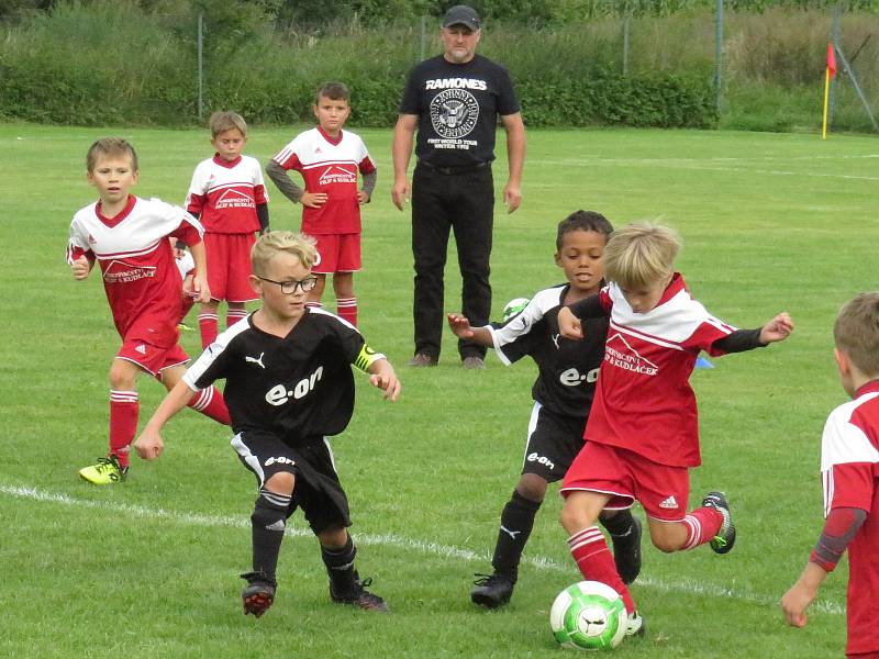 OP mladší přípravky – 2. kolo: Sokol Křemže / SK Holubov (červené dresy) – FK Spartak Kaplice 12:2 (6:0).