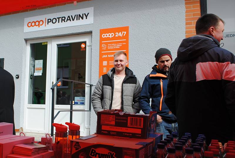 V Bujanově na Kaplicku otevřel COOP automatický obchod. Na jeho chod přispěje i obec.