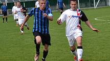 I.A třída (skupina B) - 21. kolo: FC Velešín (modročerné dresy) - SK Větřní 3:1 (0:0).