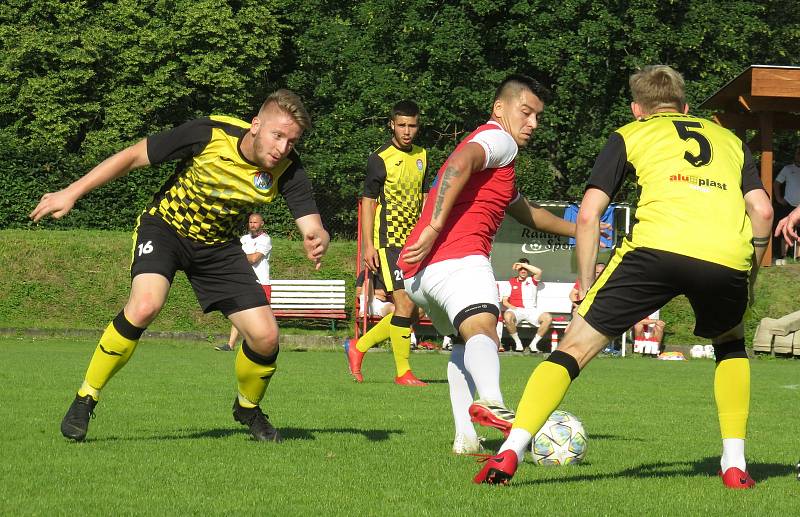 Fotbalisté Kaplice v závěrečném kole turnaje sedmi týmů prohráli na půdě budějovické Slavie 0:4. Foto: Libor Granec