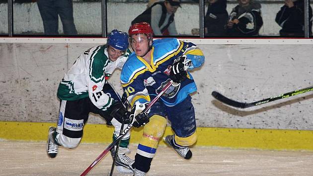 Hokejové utkání krajské ligy mužů / HC Slavoj Český Krumlov - TJ Lokomotiva Veselí nad Lužnicí 5:4 sn.