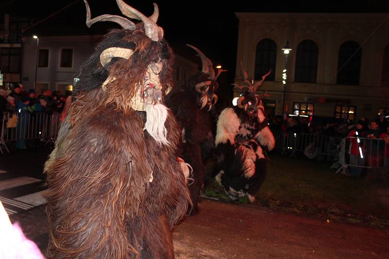 Diváci se během Krampus show Kaplice náramně dobře bavili.