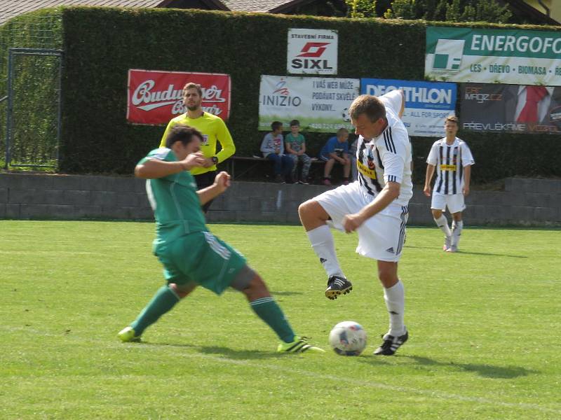 Oblastní I.B třída (skupina A) - 5. kolo (4. hrané): FK Nová Ves / Brloh (zelené dresy) - FK Spartak Kaplice 3:0 (1:0).