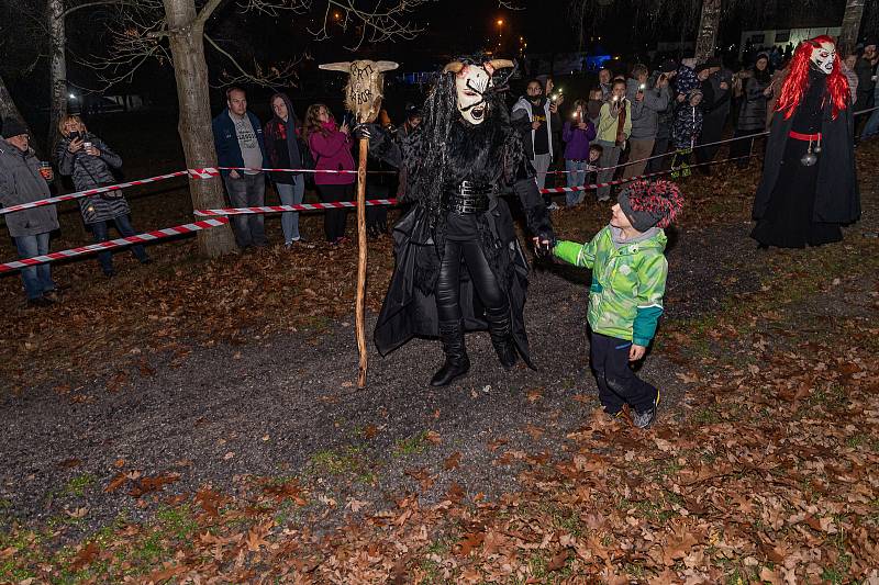 Krampusáci děsili svým zjevem ve Vyšším Brodě.