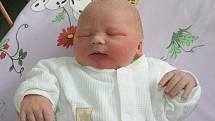 Dvouapůlletý Honza už s napětím očekával narození Mikuláše Bárty, 3780 gramů vážícího chlapečka manželů Veroniky a Jana Bártových z Hůr na Českobudějovicku. Jejich druhé miminko vykouklo na svět v pondělí 23. září 2013 v 10 hodin a 58 minut.