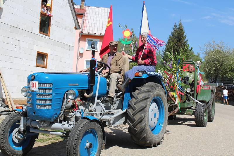 Prvomájový průvod v Rožmitále na Šumavě v roce 2018.