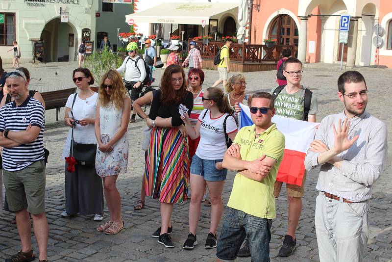 V Českém Krumlově se za nezávislou justici a proti premiérovi demonstrovalo už počtvrté.