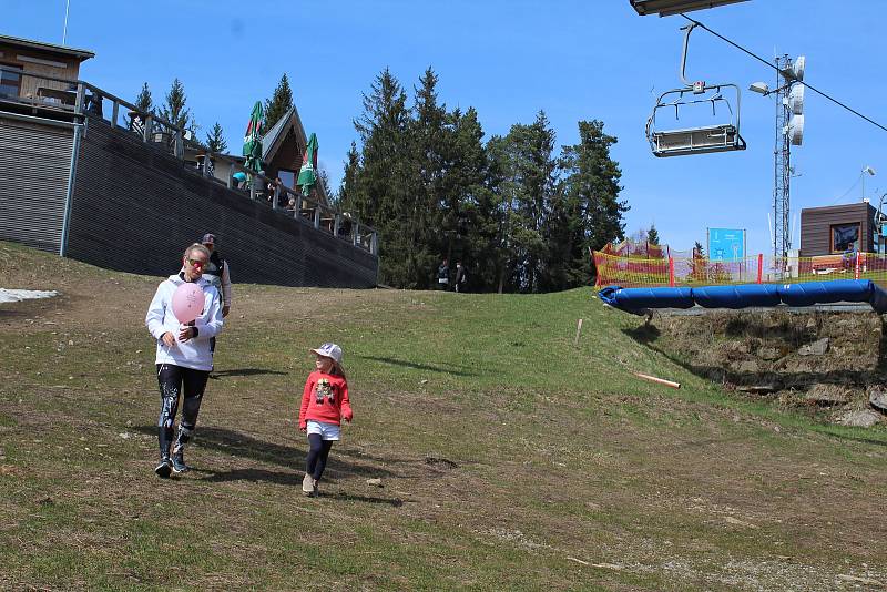 Pohodovou sobotu si užívali lidé na Lipně.