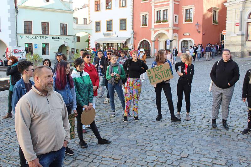 Českokrumlovští studenti se 20. září 2019 přidali k celosvětové stávce za klima.