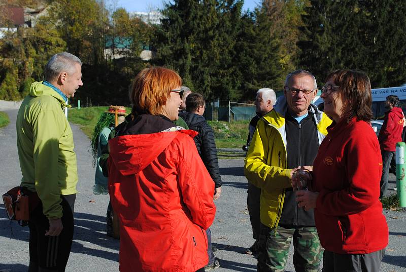 Podzimní zamykání Vltavy v kempu Krumlov.