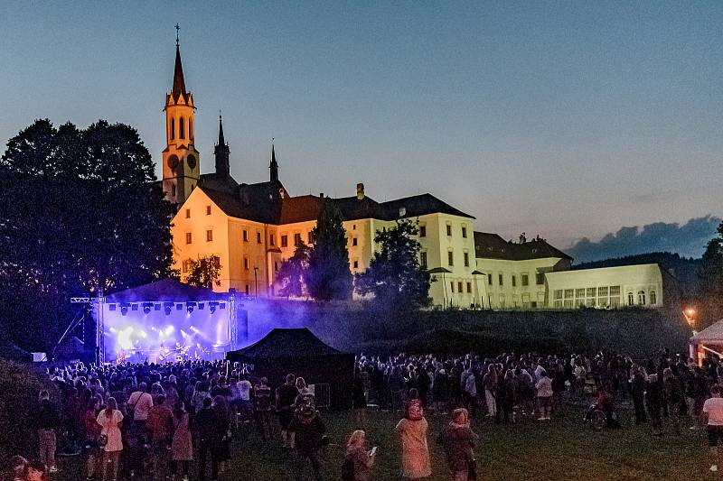 Chinaski ve Vyšším Brodě.