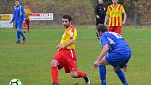 I.B třída (skupina A) - 14. kolo: Sokol Chvalšiny (červenožluté dresy) - Vltavan Loučovice 1:3 (1:3).