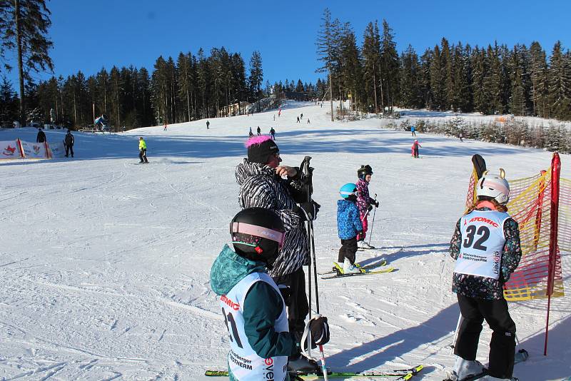 Lyžařské závody pro veřejnost McDonald's Winter Cup s Jakubem Kohákem přilákaly na Lipno desítky závodníků.