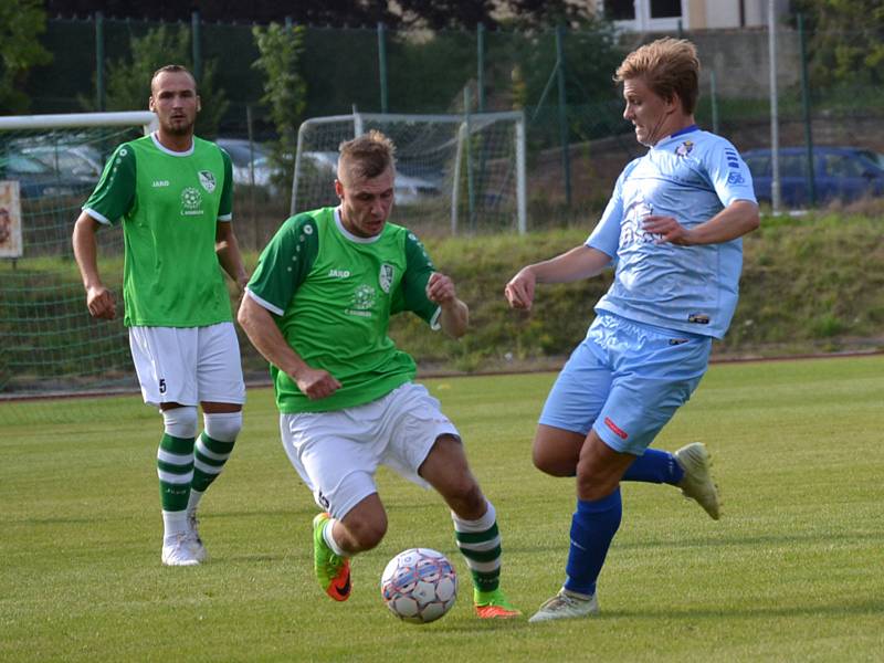 Ondrášovka KP muži – 2. kolo: FK Slavoj Český Krumlov (zelené dresy) – FK Protivín 1:0 (1:0).