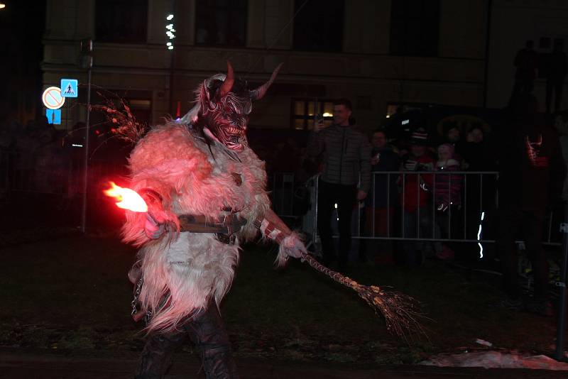 Diváci se během Krampus show Kaplice náramně dobře bavili.