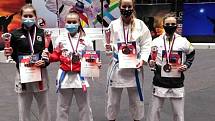 Bojovníci českokrumlovského SK Karate vybojovali na MČR sedm medailí a v hodnocení klubů (dorost + junioři) skončili třetí.