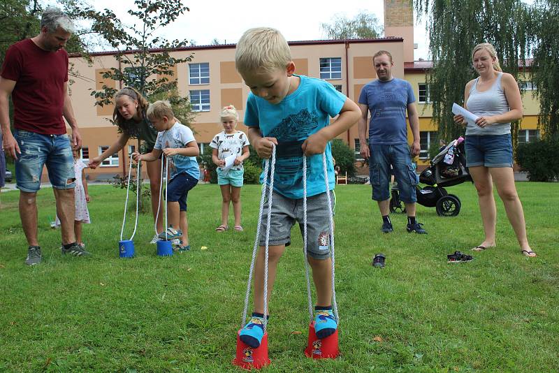 Křemežské loučení s létem v areálu u školy.