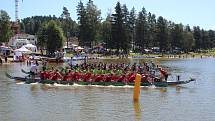 Lipno Sport Fest 2020 vyvrcholil závodem dračích lodí.