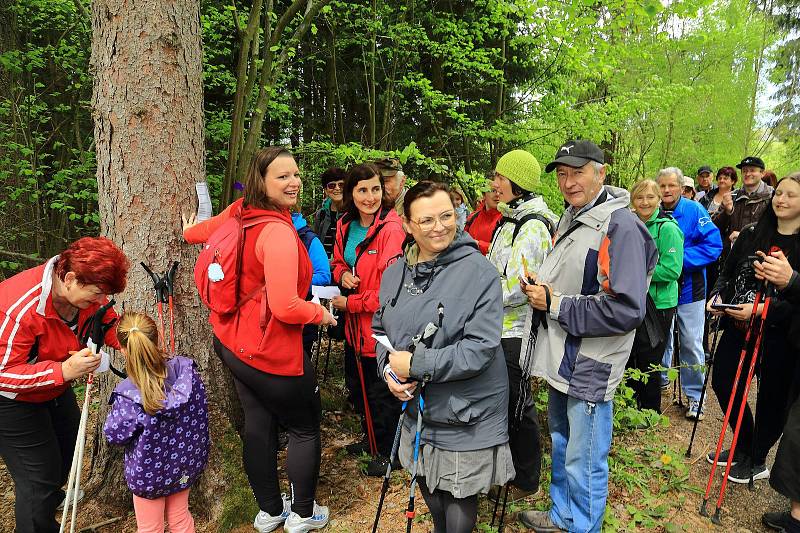 Přátelský pochod Nordic Walking v Benešově nad Černou.