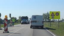 Šoféry jedoucí ve směru od Českých Budějovic do Kaplice a dál, čeká další čekání v koloně aut.