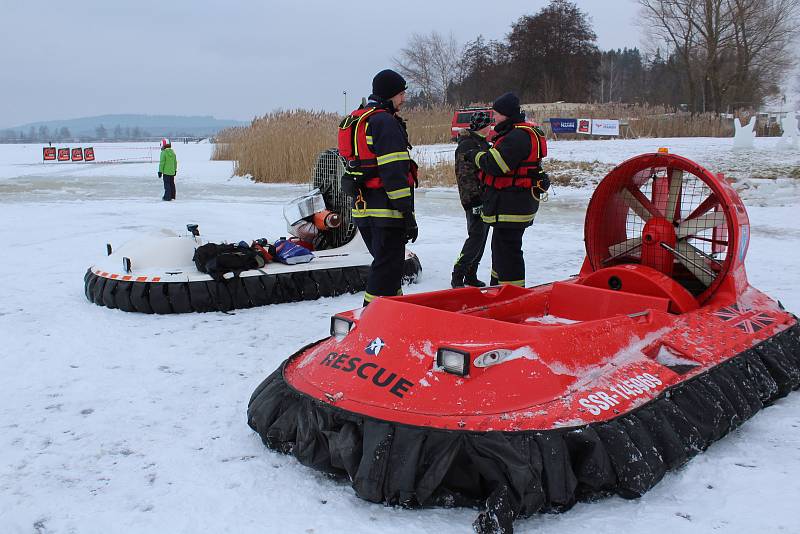 Lipno Ice Marathon prověřil na osm desítek borců, kteří nejsou z cukru.