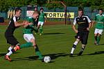 Divize (skupina A) - 26. kolo: FK Slavoj Český Krumlov (zelené dresy) - TJ Malše Roudné 2:0 (1:0).