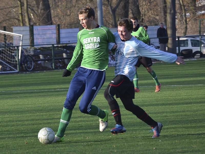 3. kolo Hlubocké zimní ligy: Český Krumlov (v zeleném) - Táborsko B 2:4 (2:1).