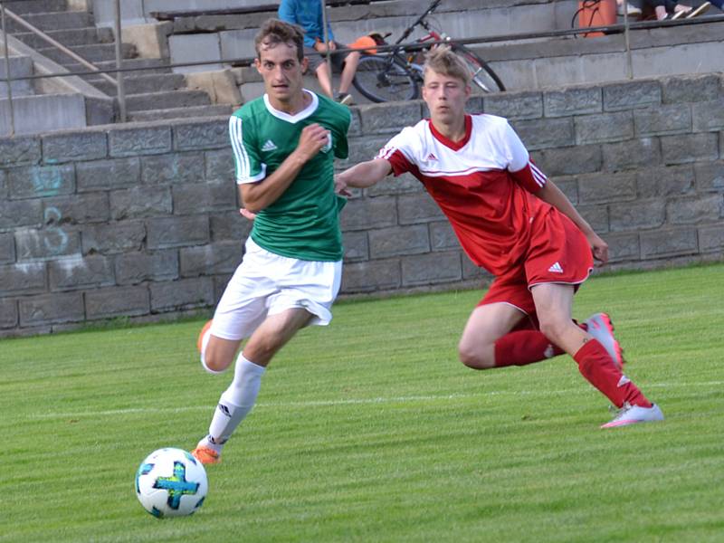 OP muži - 21. kolo: TJ Smrčina Horní Planá (zelené dresy) - Sokol Křemže 2:0 (1:0).