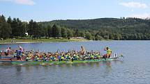 Lipno Sport Fest 2020 vyvrcholil závodem dračích lodí.