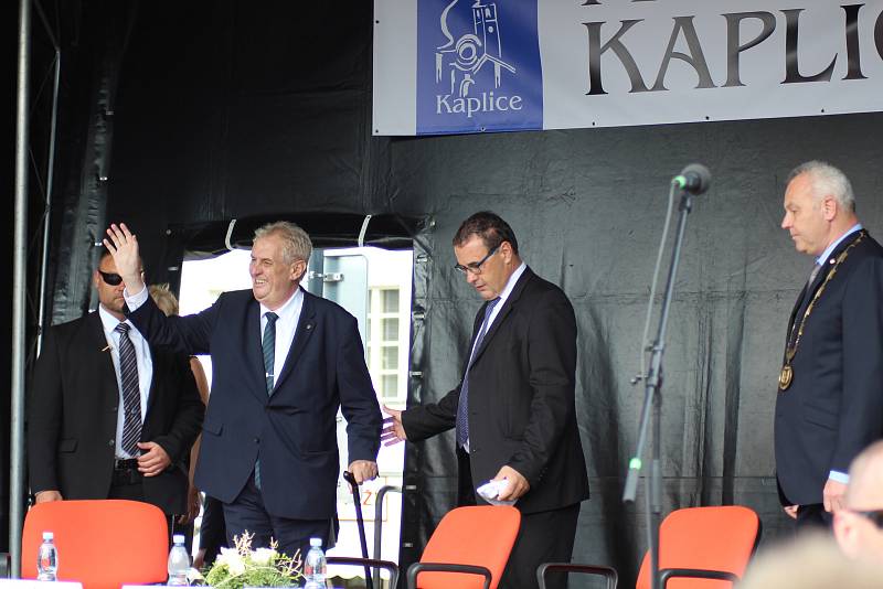 Prezident Miloš Zeman měl v Kaplici četné publikum.