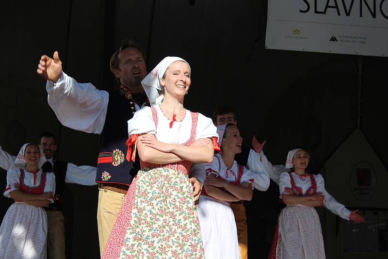 Plzeňský soubor Mladina vlil do diváků radost a energii, kterými na pódiu oplýval.
