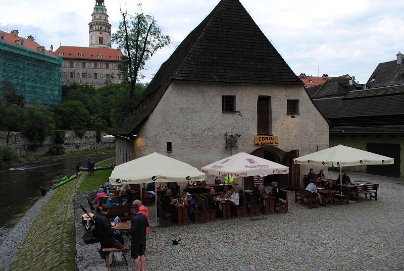 Soukenická žije! Krumlov slaví slunovrat.